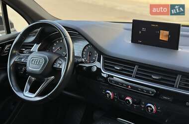 Позашляховик / Кросовер Audi Q7 2016 в 