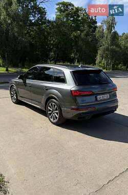 Внедорожник / Кроссовер Audi Q7 2020 в 