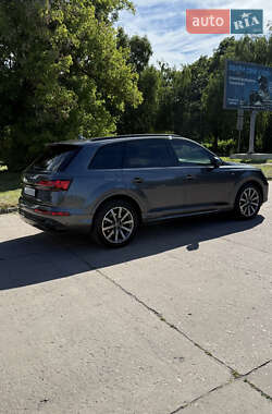 Внедорожник / Кроссовер Audi Q7 2020 в 