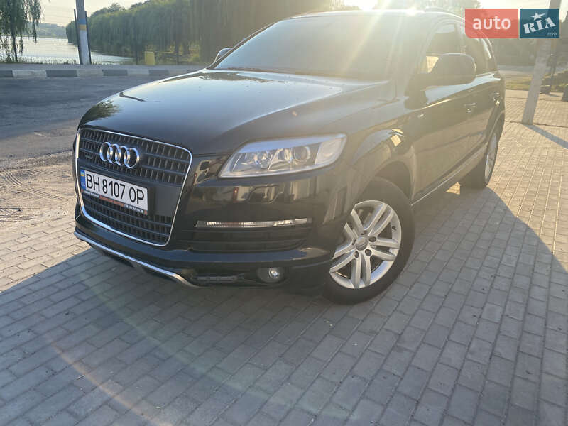 Внедорожник / Кроссовер Audi Q7 2006 в Тростянце
