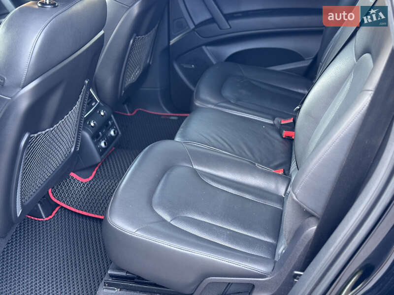 Внедорожник / Кроссовер Audi Q7 2015 в Прилуках