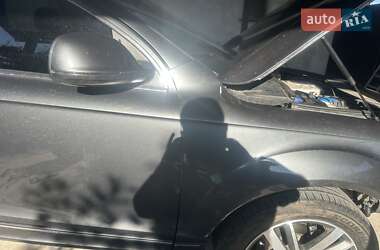 Позашляховик / Кросовер Audi Q7 2015 в 