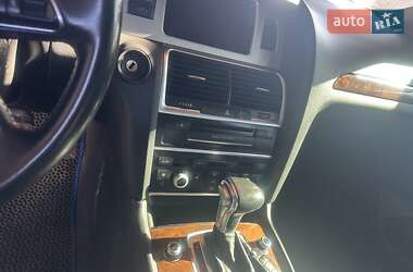 Позашляховик / Кросовер Audi Q7 2015 в 