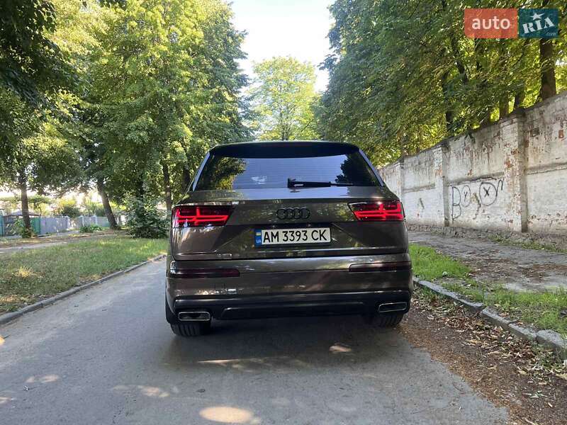 Внедорожник / Кроссовер Audi Q7 2018 в Звягеле