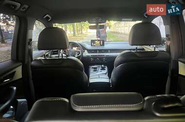 Позашляховик / Кросовер Audi Q7 2018 в 