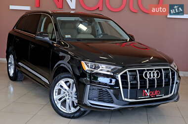 Внедорожник / Кроссовер Audi Q7 2021 в 