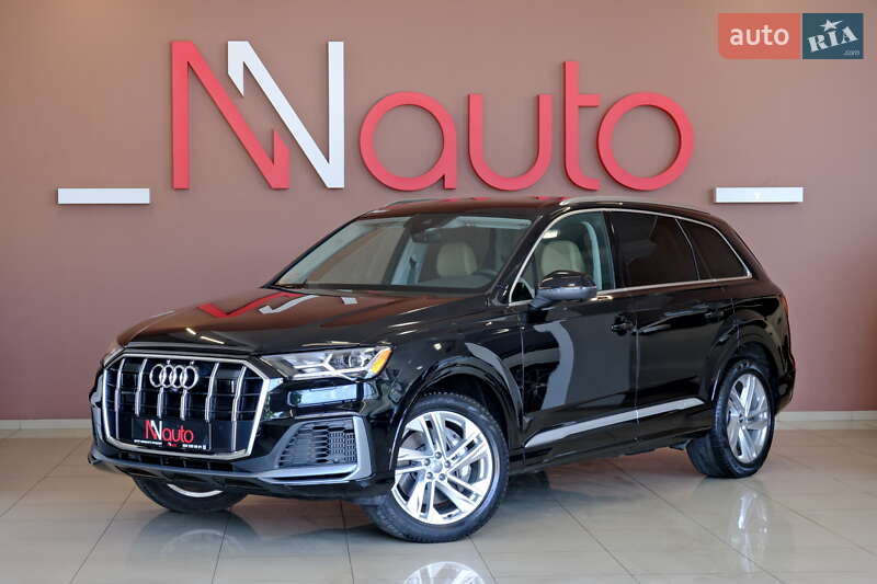 Внедорожник / Кроссовер Audi Q7 2021 в 