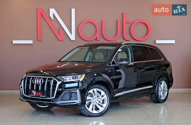 Внедорожник / Кроссовер Audi Q7 2021 в 