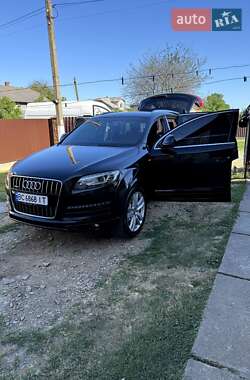 Позашляховик / Кросовер Audi Q7 2012 в 