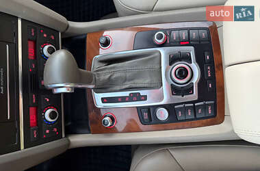 Внедорожник / Кроссовер Audi Q7 2015 в 
