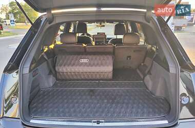 Внедорожник / Кроссовер Audi Q7 2016 в 