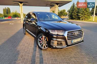 Внедорожник / Кроссовер Audi Q7 2016 в 