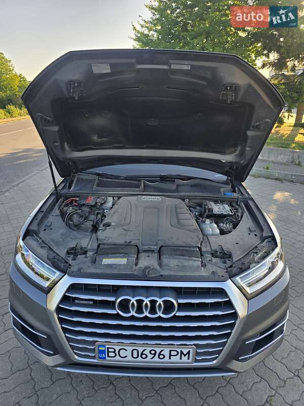 Внедорожник / Кроссовер Audi Q7 2017 в Яворове