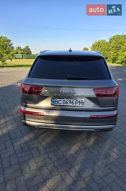Внедорожник / Кроссовер Audi Q7 2017 в 