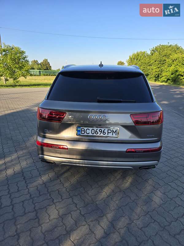 Внедорожник / Кроссовер Audi Q7 2017 в Яворове