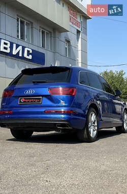 Позашляховик / Кросовер Audi Q7 2016 в 