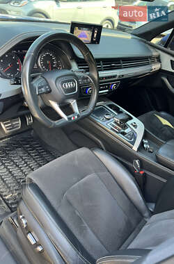 Позашляховик / Кросовер Audi Q7 2016 в 