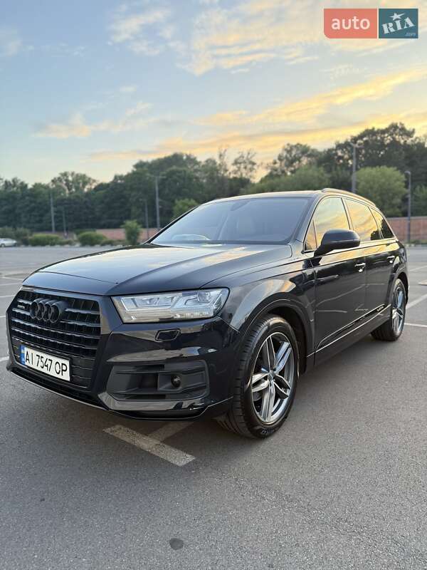 Позашляховик / Кросовер Audi Q7 2016 в Києві