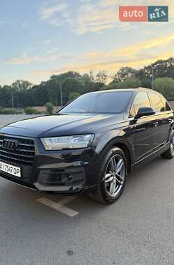 Внедорожник / Кроссовер Audi Q7 2016 в 