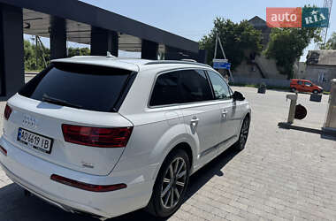 Внедорожник / Кроссовер Audi Q7 2017 в 