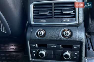 Позашляховик / Кросовер Audi Q7 2010 в 
