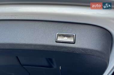 Позашляховик / Кросовер Audi Q7 2010 в 