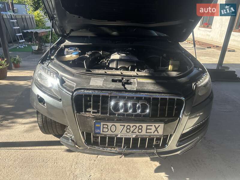 Внедорожник / Кроссовер Audi Q7 2015 в Конотопе