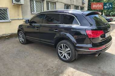 Внедорожник / Кроссовер Audi Q7 2013 в 