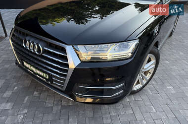 Внедорожник / Кроссовер Audi Q7 2016 в 