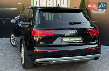 Внедорожник / Кроссовер Audi Q7 2016 в 