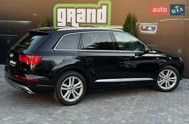 Внедорожник / Кроссовер Audi Q7 2016 в 