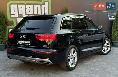 Внедорожник / Кроссовер Audi Q7 2016 в 