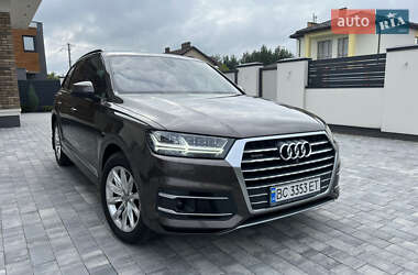 Позашляховик / Кросовер Audi Q7 2017 в 