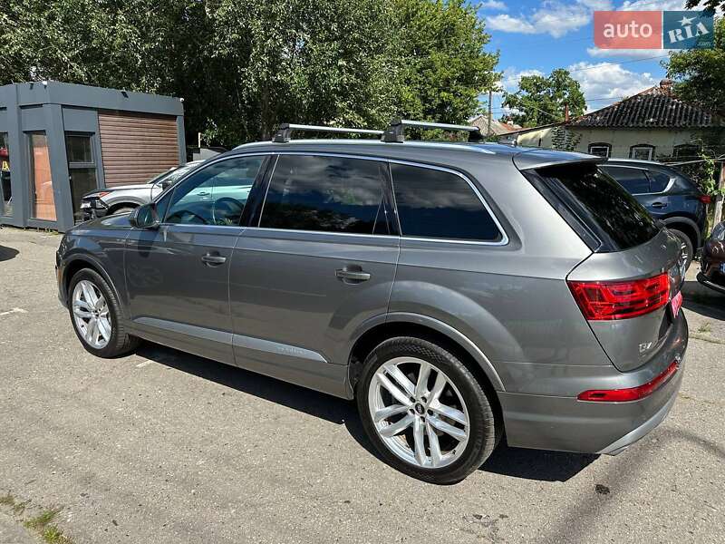 Позашляховик / Кросовер Audi Q7 2016 в Полтаві