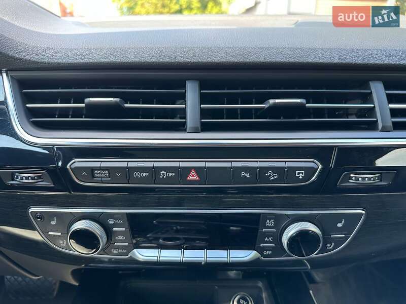 Позашляховик / Кросовер Audi Q7 2016 в Полтаві