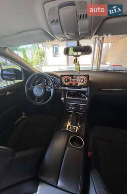 Позашляховик / Кросовер Audi Q7 2015 в 