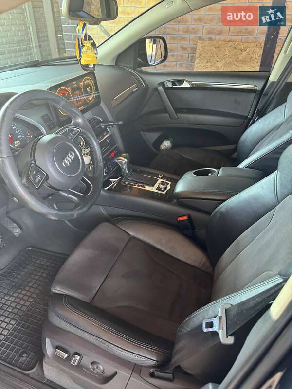 Внедорожник / Кроссовер Audi Q7 2015 в Кривом Роге