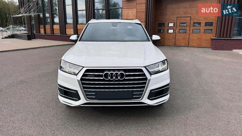 Позашляховик / Кросовер Audi Q7 2019 в Києві