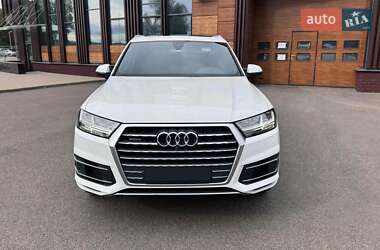 Внедорожник / Кроссовер Audi Q7 2019 в 