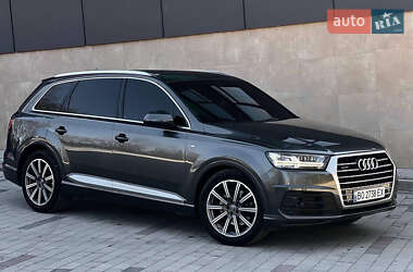 Позашляховик / Кросовер Audi Q7 2016 в 