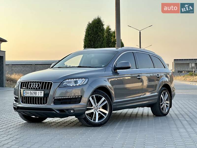 Внедорожник / Кроссовер Audi Q7 2011 в 