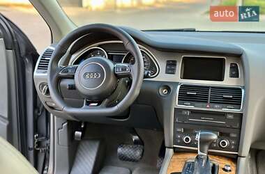 Внедорожник / Кроссовер Audi Q7 2011 в 