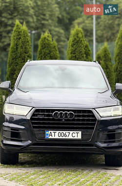 Внедорожник / Кроссовер Audi Q7 2016 в 