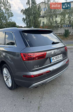 Позашляховик / Кросовер Audi Q7 2018 в 