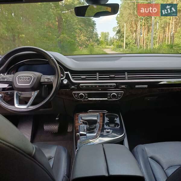 Внедорожник / Кроссовер Audi Q7 2016 в Буче