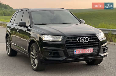 Позашляховик / Кросовер Audi Q7 2016 в 
