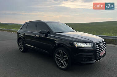 Позашляховик / Кросовер Audi Q7 2016 в 