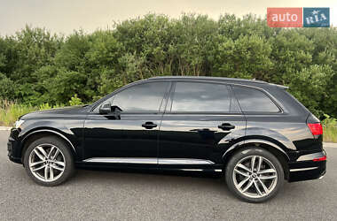 Позашляховик / Кросовер Audi Q7 2016 в 