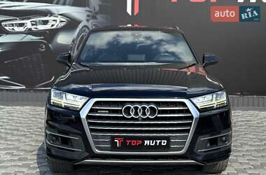 Внедорожник / Кроссовер Audi Q7 2017 в 