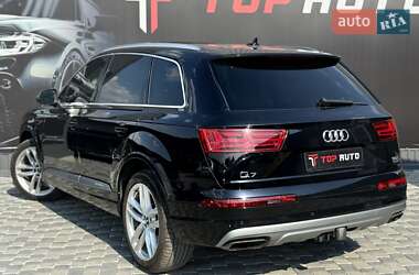 Внедорожник / Кроссовер Audi Q7 2017 в 